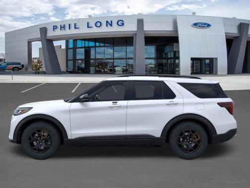 Star White Metallic Tri-Coat 2026 Ford Explorer Tremor