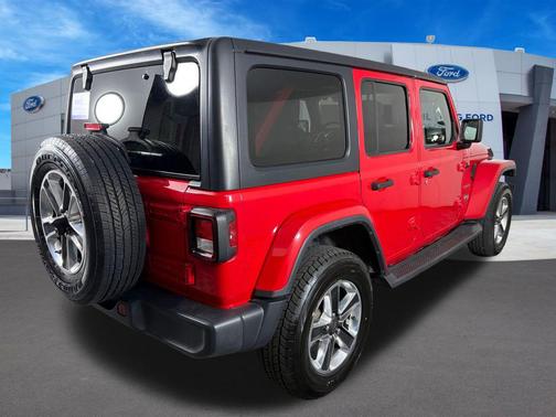 Firecracker Red Clearcoat 2019 Jeep Wrangler Unlimited Sahara