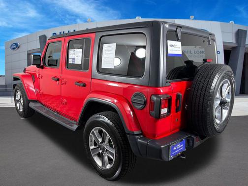 Firecracker Red Clearcoat 2019 Jeep Wrangler Unlimited Sahara