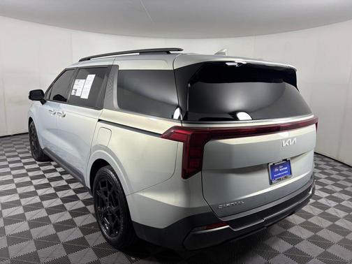 2025 Kia Carnival SX