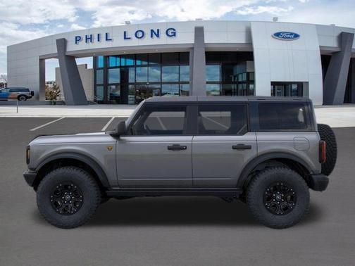 Carbonized Gray Metallic 2026 Ford Bronco Badlands