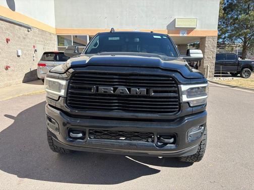 2019 RAM 2500 Laramie Crew Cab 4x4 6'4' Box