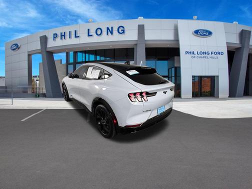 Space White Metallic 2023 Ford Mustang Mach-E Premium