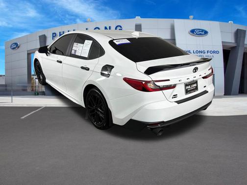 Ice Cap 2026 Toyota Camry SE