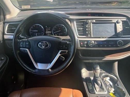 2019 Toyota Highlander Limited Platinum