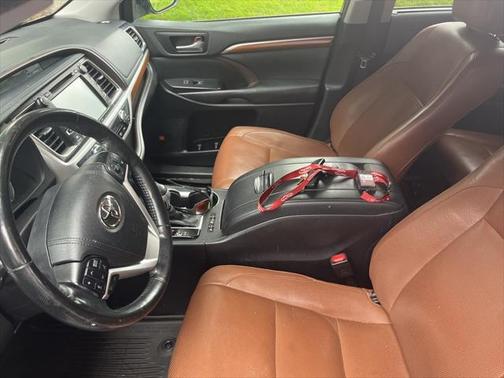 2019 Toyota Highlander Limited Platinum