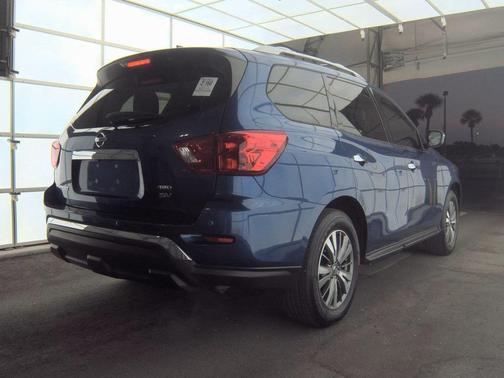 2019 Nissan Pathfinder SV