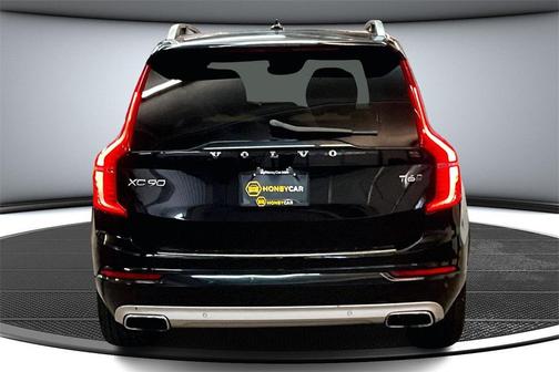 2019 Volvo XC90 T6 Momentum