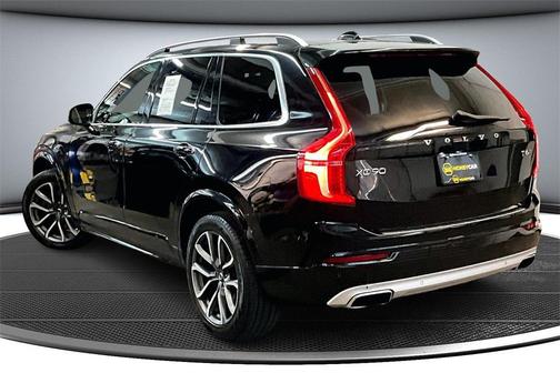2019 Volvo XC90 T6 Momentum