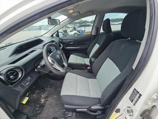 2016 Toyota Prius c Four