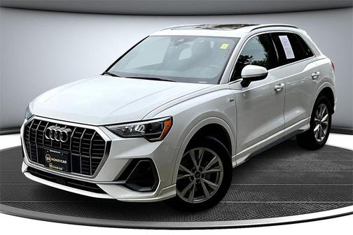 2022 Audi Q3 45 S line Premium
