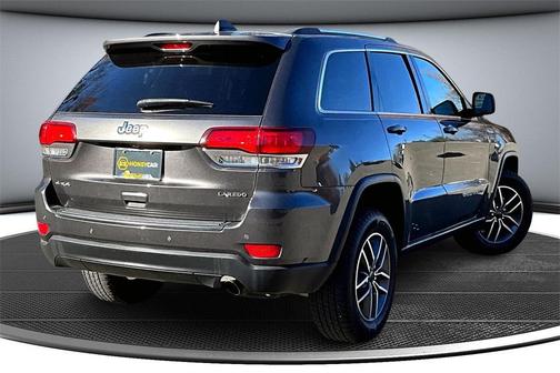 2020 Jeep Grand Cherokee Laredo