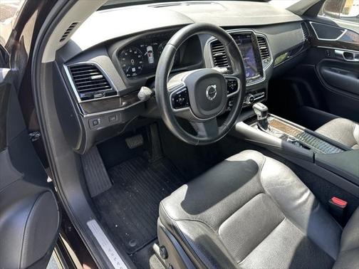 2018 Volvo XC90 T6 Momentum