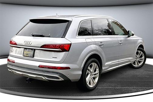 2020 Audi Q7 55 Premium Plus
