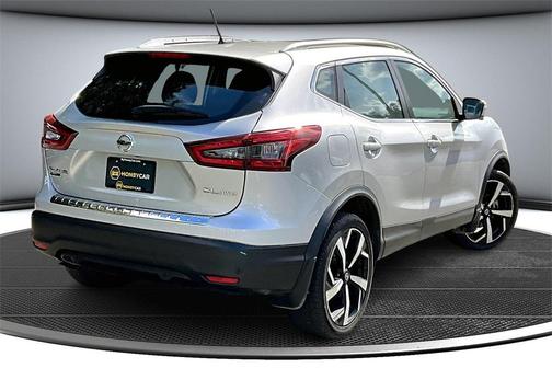 2022 Nissan Rogue Sport SL