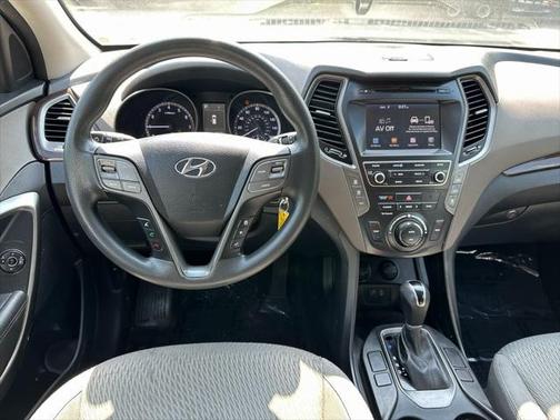 2018 Hyundai SANTA FE SE
