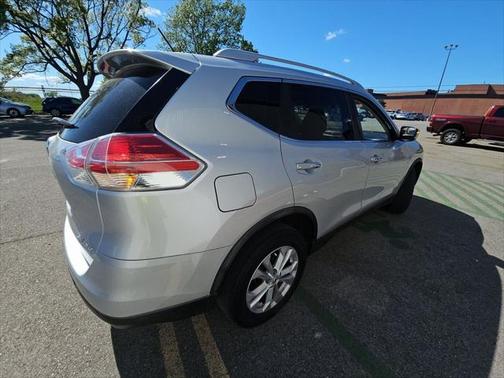 2016 Nissan Rogue SV