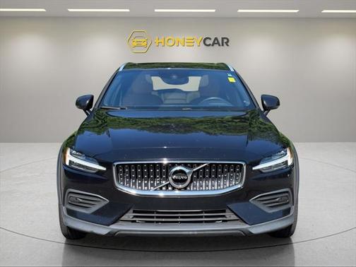2020 Volvo V60 Cross Country T5