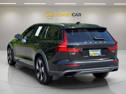 2020 Volvo V60 Cross Country T5