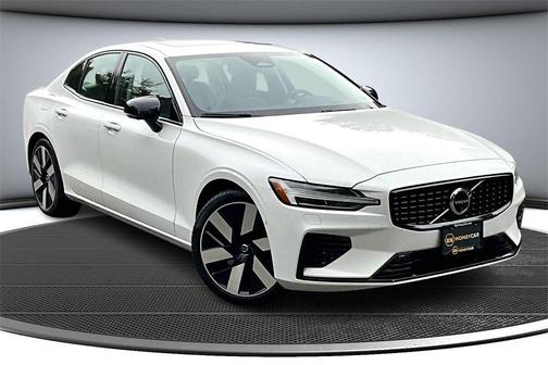 2024 Volvo S60 Recharge Plug-In Hybrid T8 Ultimate Dark Theme
