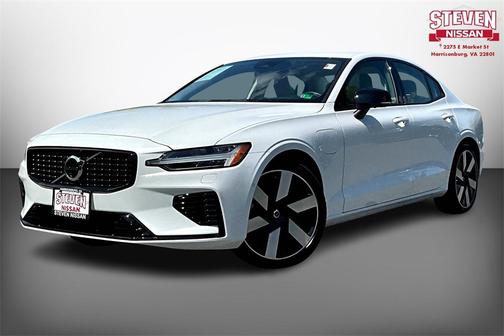 2024 Volvo S60 Recharge Plug-In Hybrid T8 Ultimate Dark Theme