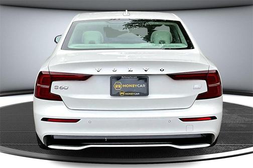 2024 Volvo S60 Recharge Plug-In Hybrid T8 Ultimate Dark Theme