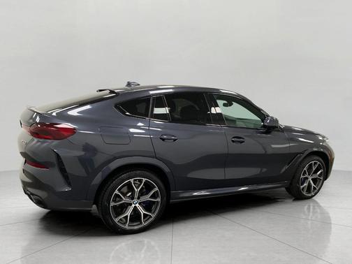 2021 BMW X6 M50i