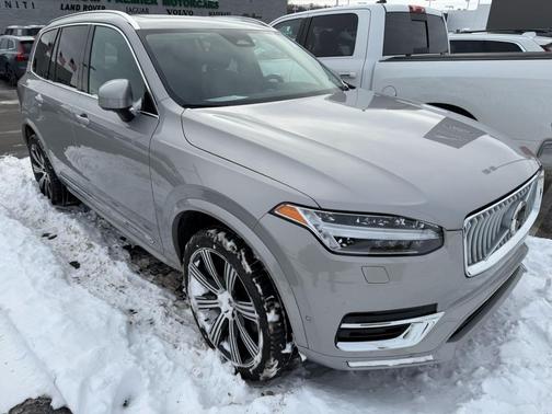 2024 Volvo XC90 Recharge Plug-In Hybrid T8 Plus 6-Seater