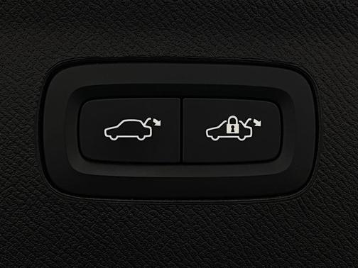 2023 Volvo XC90 Recharge Plug-In Hybrid T8 Plus Bright Theme 7-Seater