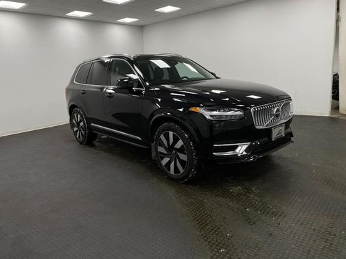 2023 Volvo XC90 Recharge Plug-In Hybrid T8 Plus Bright Theme 7-Seater