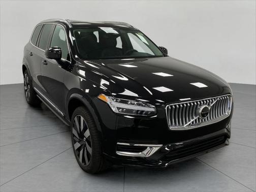 2023 Volvo XC90 Recharge Plug-In Hybrid T8 Plus Bright Theme 7-Seater