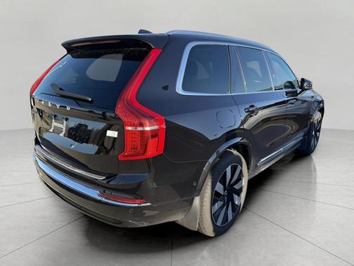 2023 Volvo XC90 Recharge Plug-In Hybrid T8 Plus Bright Theme 7-Seater
