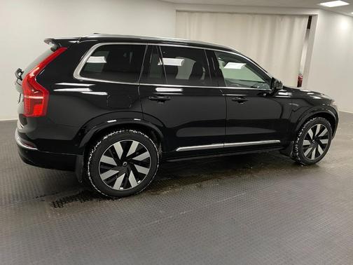 2023 Volvo XC90 Recharge Plug-In Hybrid T8 Plus Bright Theme 7-Seater