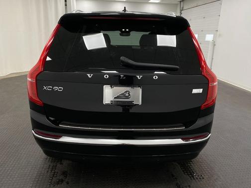 2023 Volvo XC90 Recharge Plug-In Hybrid T8 Plus Bright Theme 7-Seater