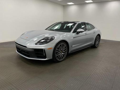 2024 Porsche Panamera 4