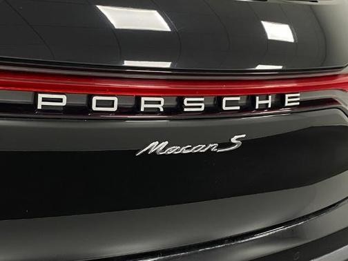 2022 Porsche Macan S