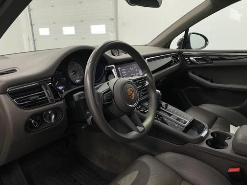2022 Porsche Macan S