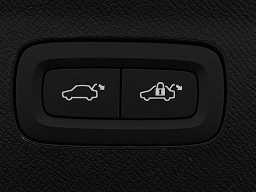 2026 Volvo XC90 Ultra, B6 AWD Gas (mild hybrid), Gasoline, Bright, 7 Seats