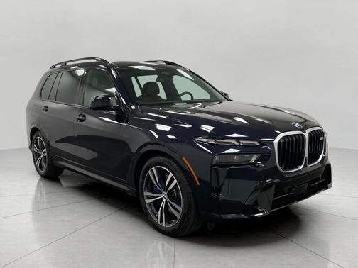 2025 BMW X7 M60i