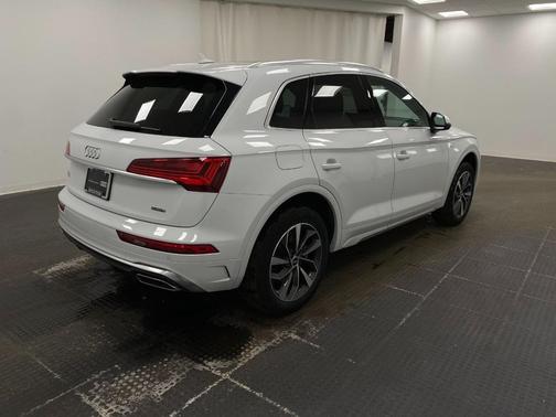 2022 Audi Q5 45 S line Premium