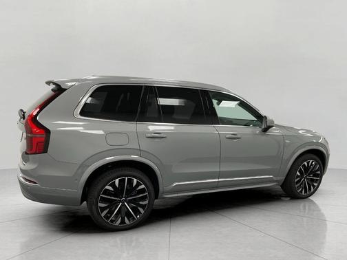 2026 Volvo XC90 Plus, B6 AWD Gas (mild hybrid), Gasoline, Bright, 7 Seats