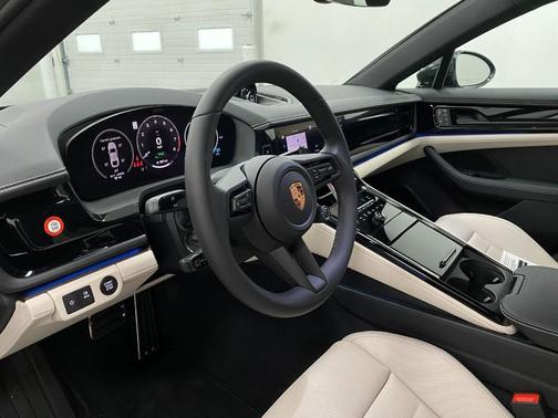 2026 Porsche Panamera 4