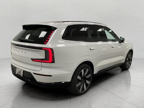 2025 Volvo EX90 Twin Motor Performance Ultra
