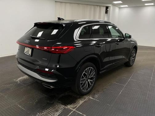 2025 Audi Q5 Premium Plus TFSI quattro S tronic