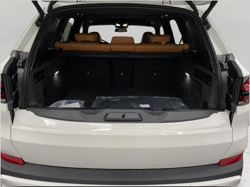 Alpine White 2026 BMW X5 PHEV xDrive50e