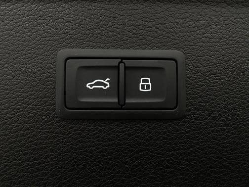 2022 Audi Q5 45 S line Prestige