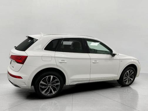 2022 Audi Q5 45 S line Prestige