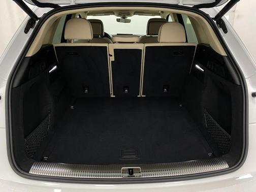 2022 Audi Q5 45 S line Prestige