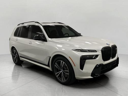 2025 BMW X7 M60i