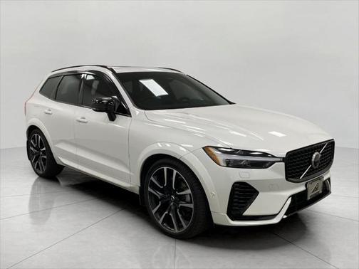 2024 Volvo XC60 Recharge Plug-In Hybrid T8 Ultimate Dark Theme
